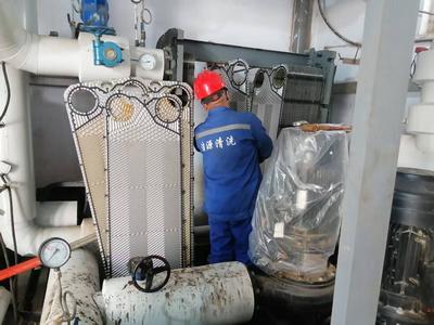板式換熱器清洗現(xiàn)場(chǎng)
