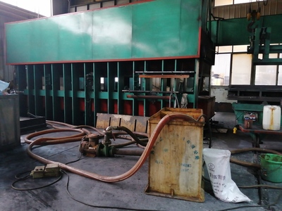 起源塑業(yè)設(shè)備清洗